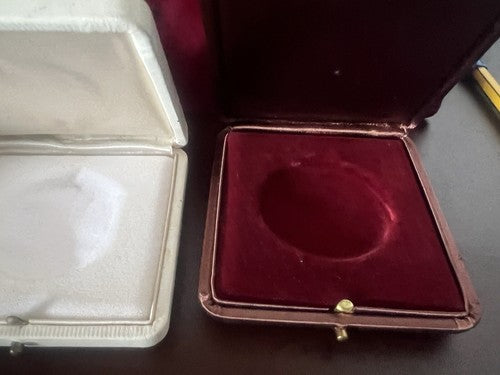 Vatican Boxes Coins Medals Leather Emblem Popes Cases Stock 3