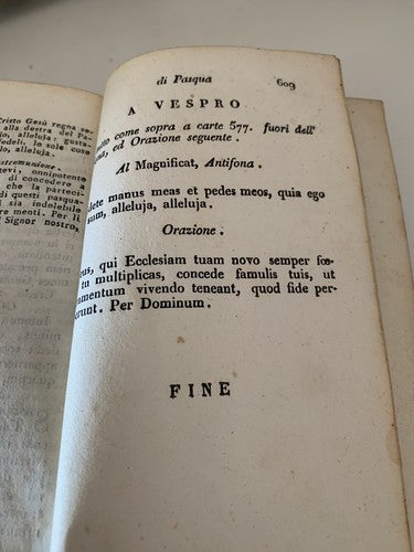 Livre Semaine Sainte Latin Et Vulgare Style Religieux Moine Ordre USK Antique 