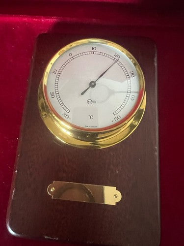 🔴 Mechanisches Thermometer BARIGO mit Messing-Bullauge und Holzsockel 