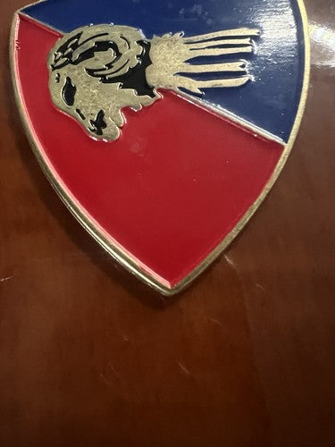 🔴 Crest CARRISTI ARIETE shield polished wood with metal and enamels h 15 