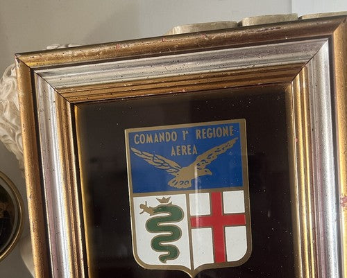 🔴 Crest comando 1 REGIONE AEREA premio con cornice vintage L 18 H 21 CM