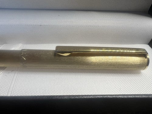 🔴 KARNAK 50 Kugelschreiber in Satin-Gold mit glänzenden Kanten, schreibt im Vintage-Stil 