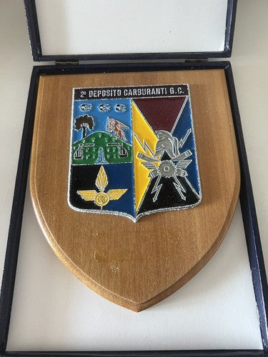 🔴 Crest militare DEPOSITO CARBURANTI GC, scudo di legno effige metallo, vintage