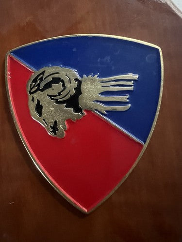 Crest Génie Ariete Bouclier Bois Poli Avec Métal Et Vernis Hauteur 15