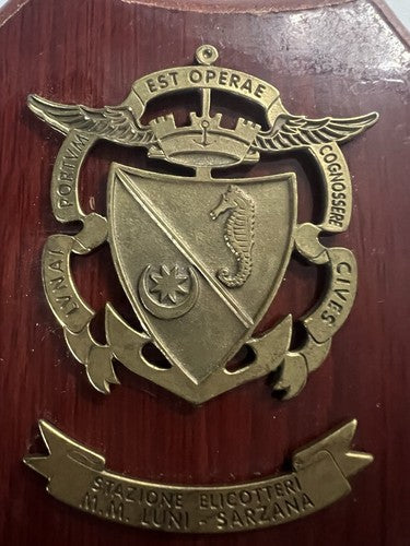 Crest Station Hélicoptères Sarzana Bouclier Bois Poli Et Métal Relief H 15