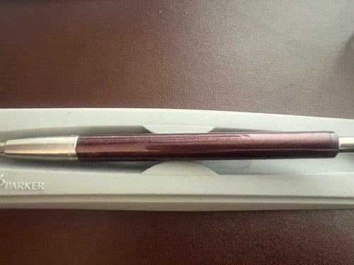 🔴 PARKER Vector Kugelschreiber, rot, mit einziehbarer Schreibspitze und Federmäppchen 