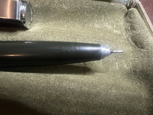 🔴 PENTEL Excalibur Chrom-Rollerball-Stift mit Federmäppchen 