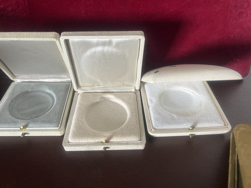 Vatican Boîtes Monnaies Médailles Cuir Écusson Papes Trousse Etui 4 Pièces