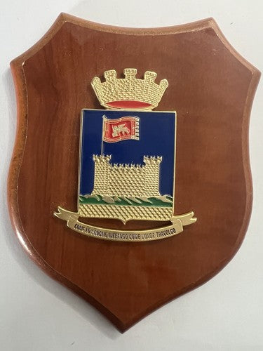 🔴 Wappen WIE DER FELSEN BRECHE ICH DIE WELLE ICH ÜBERWÄLTIGE Holzschild Emaille H 15