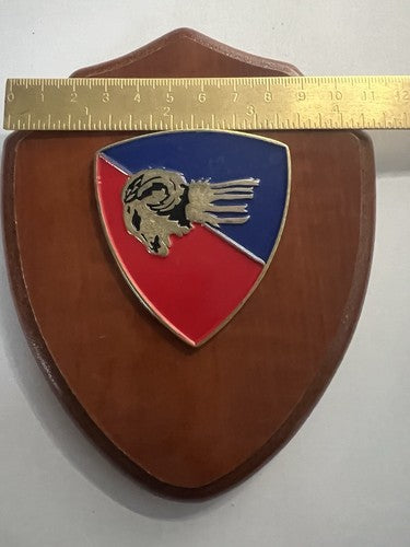 Crest Génie Ariete Bouclier Bois Poli Avec Métal Et Vernis Hauteur 15