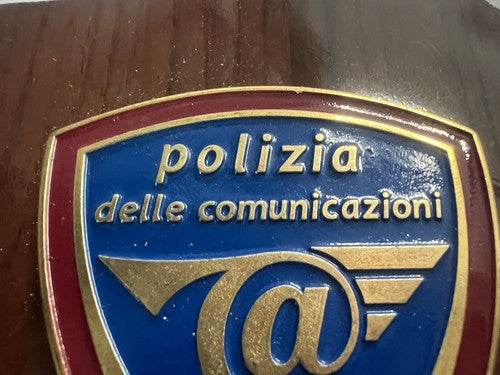 🔴 Crest POLIZIA DELLE COMUNICAZIONI scudo legno lucidato e smalti h 15