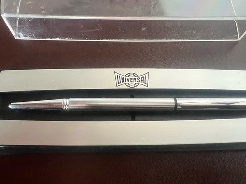 🔴 UNIVERSAL penna sfera metallo cromato scrive con astuccio vintage