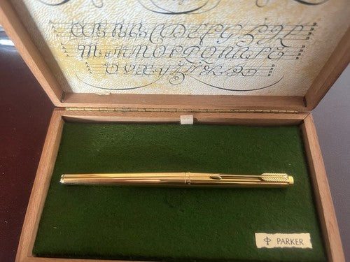 Parker Stylo-Plume Stylo à Plume 180 Plaqué Or XM Écrit Avec Trousse 