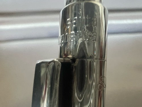 Delta Stylo-Plume Sphère Plaqué Argent Sainte Marguerite Bouton Snap Écrit