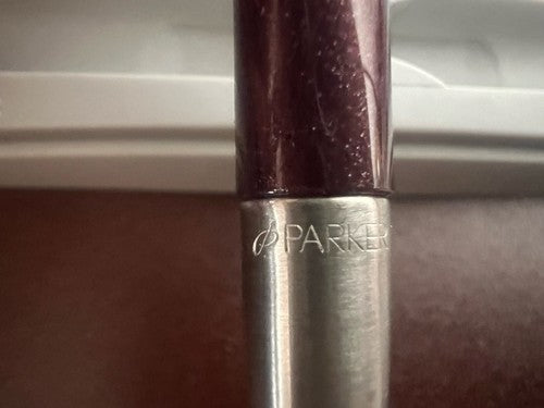 🔴 PARKER Vector Kugelschreiber, rot, mit einziehbarer Schreibspitze und Federmäppchen 