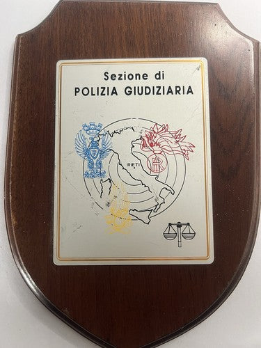 Wappen der Polizei und Justiz, Schild aus poliertem Holz und Metall, Höhe 23 