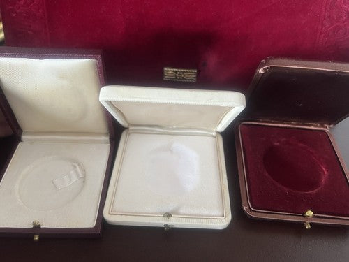 🔴 VATIKANISCHE Münz- und Medaillenkästchen mit Leder, päpstlichem Wappen, 3 Stück 