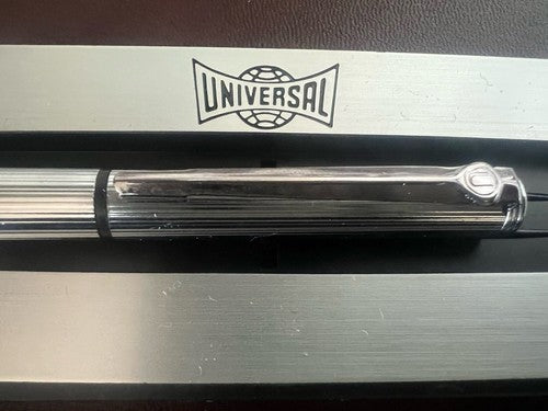 🔴 UNIVERSAL penna sfera metallo cromato scrive con astuccio vintage