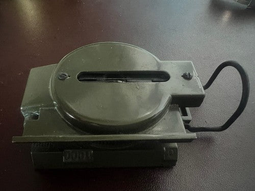 🔴 Militärgrüner Metallkompass mit Höhenmesser – Funktioniert 