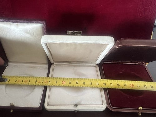 🔴 VATIKANISCHE Münz- und Medaillenkästchen mit Leder, päpstlichem Wappen, 3 Stück 