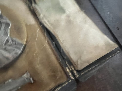 🔴 DESVERGNES Madonna medaglione metallo cesellato RILIEVO base di pelle vintage