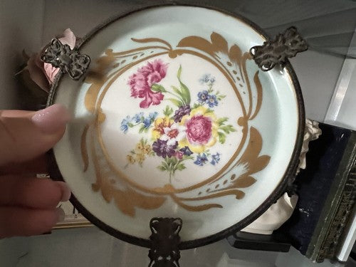 Limoges Cendrier Porcelaine Fleurs Peinte à la Main Profils Bronze Vintage 