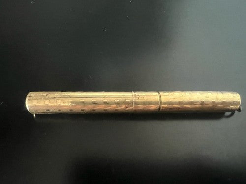 🔴 Vintage SCRIVE Hebel-Füllfederhalter aus ziseliertem Messing aus den 1920er Jahren 