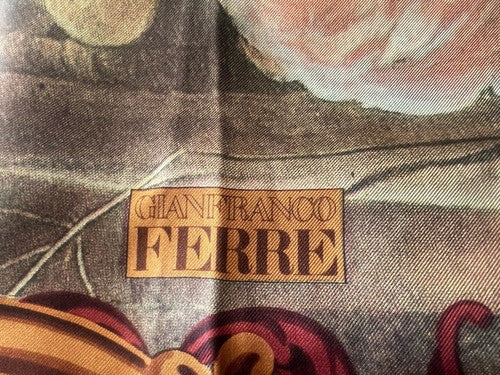 🔴 GIANFRANCO FERRE' foulard donna seta pura rosso con quadro frutta elegante