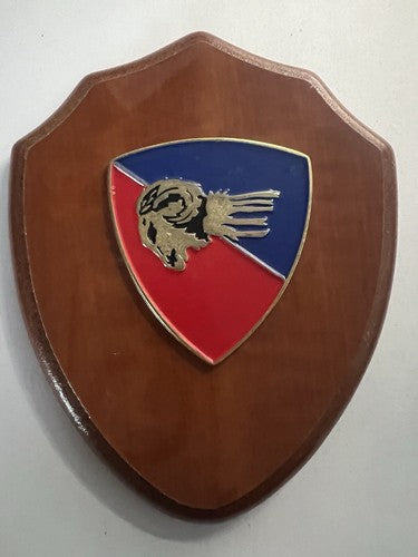 Crest Génie Ariete Bouclier Bois Poli Avec Métal Et Vernis Hauteur 15