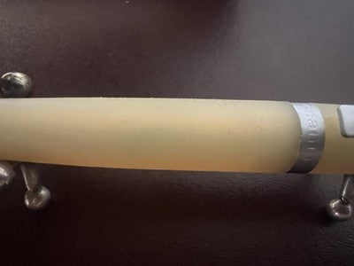 🔴 OSAMA Kugelschreiber, weicher Korpus, Seideneffekt, Chromprofile, Vintage-Schreibstil 