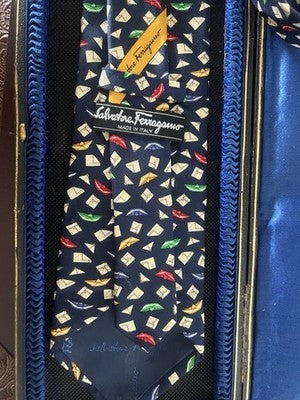 🔴 SALVATORE FERRAGAMO cravatta seta 100% barchette origami blu fantasia