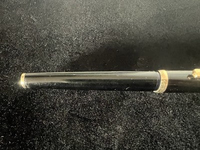 Pelikan Stift Füllfederhalter Schwarz Patrone Zierleisten Hautzange Gold F