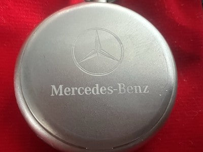 Mercedes-Benz Taschenuhr Herren Damen Chrom Matt aus Quarz Zifferblatt Schwarz