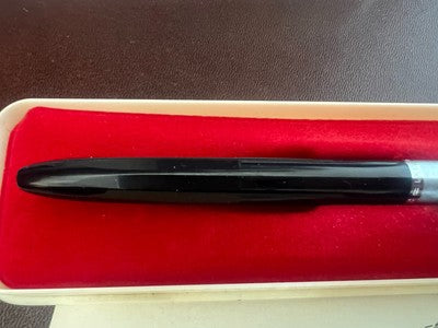 Pelikan Stylo-Plume Sphère 3 x1 Couleurs Recharge Bariolé Noir-Vert-Rouge Cru