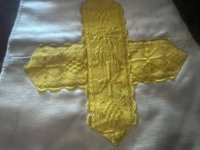 🔴 Stola liturgica bianca con croci dorate e frange vintage