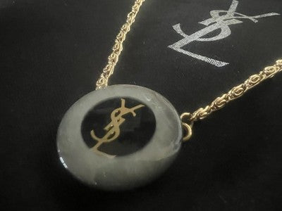 🔴 Collana YVES SAINT LAURENT ciondolo logo YSL metallo dorato vintage