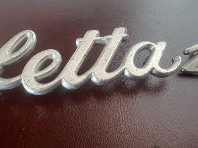 🔴 ALFETTA 1.6 stemma auto emblema scritta logo targhetta metallo ORIGINALE