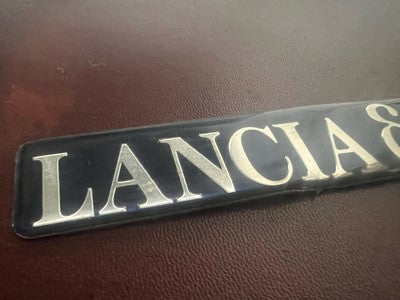 🔴 Lancia Delta 1.8 Autoemblem, offizielles Symbol, Wappen 