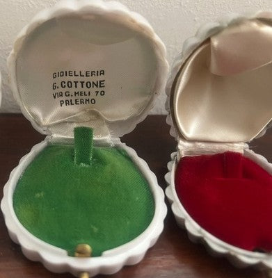 Cases Rings Celluloid Seashells Closing Button Green Red Vintage '50