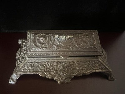 Pocket Staples Or Nibs - Desk Bronze Trimming Floral Vintage