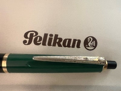 🔴 PELIKAN K150 ballpoint pen, green and black, push-button mechanism, writes vintage. 