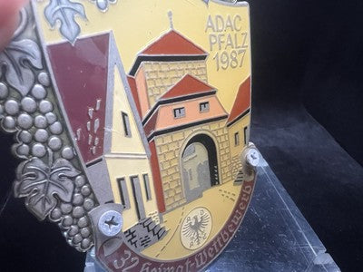 Badge Voiture Métal ADAC Pfalz 1987 De Métal Et Vernis Relief Vintage