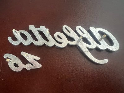 🔴 ALFETTA 1.6 stemma auto emblema scritta logo targhetta metallo ORIGINALE