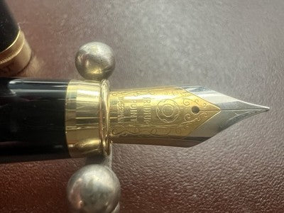 🔴 MASERATI penna stilografica resina nera iridescente blu profili dorati NOS