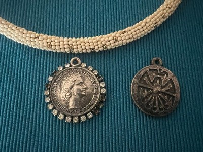 Collares De Bisutería Con Camafeos, Cadenas Y Perlas Vintage Años 70/90 N.2