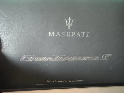 🔴 MASERATI carte stampa Gran turismo test drive Edizione limitata NUMERATE