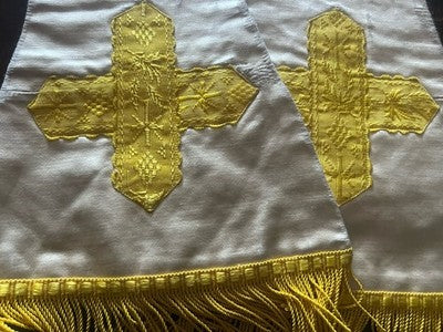 🔴 Stola liturgica bianca con croci dorate e frange vintage