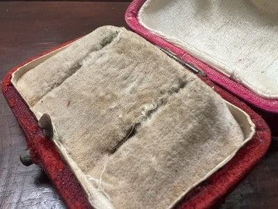 🔴 Red fabric earring box with antique clasp from 1920 