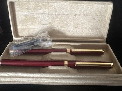 🔴 Vintage NOS roter Lackpatronen- und Kugelschreiber mit Goldverzierungen 