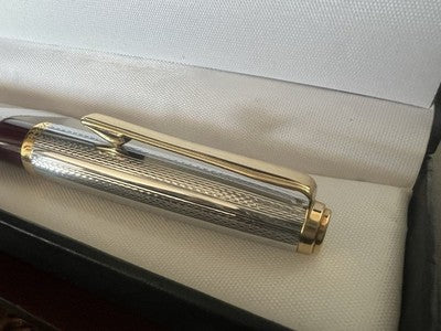 Stylo À Plume Bordeaux Avec Capuchon Guilloché M Allemagne Vintage 